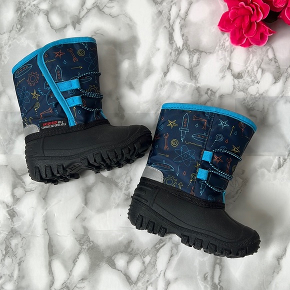 Brand New Winterboots - Waterproof - Blue & Black Robot design - Size 6 Toddler - Picture 1 of 5